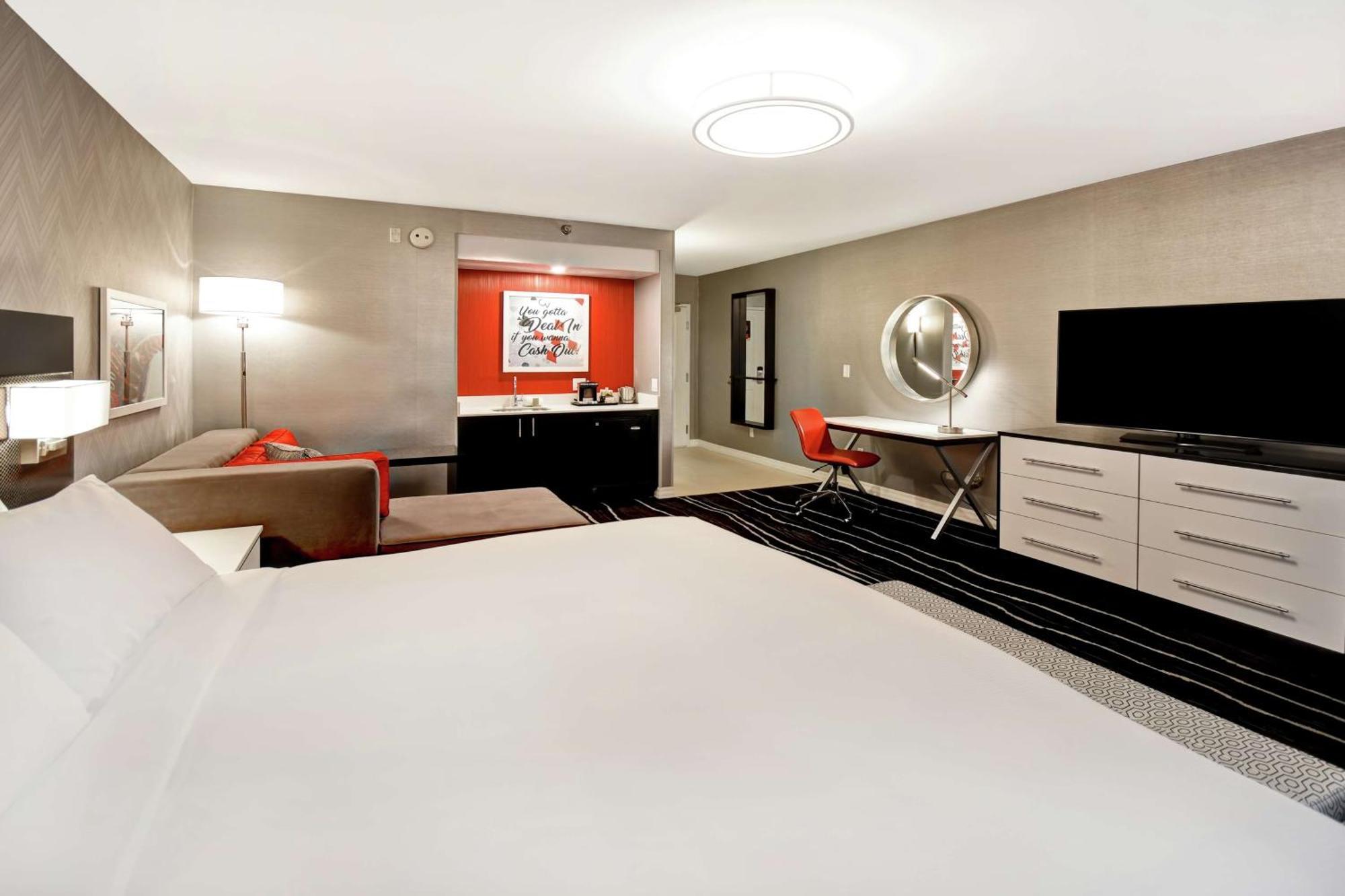 Doubletree By Hilton Deadwood At Cadillac Jack'S Екстер'єр фото