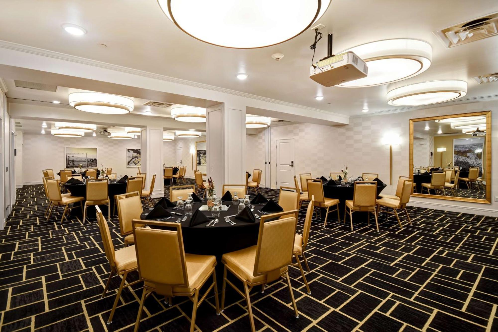 Doubletree By Hilton Deadwood At Cadillac Jack'S Екстер'єр фото