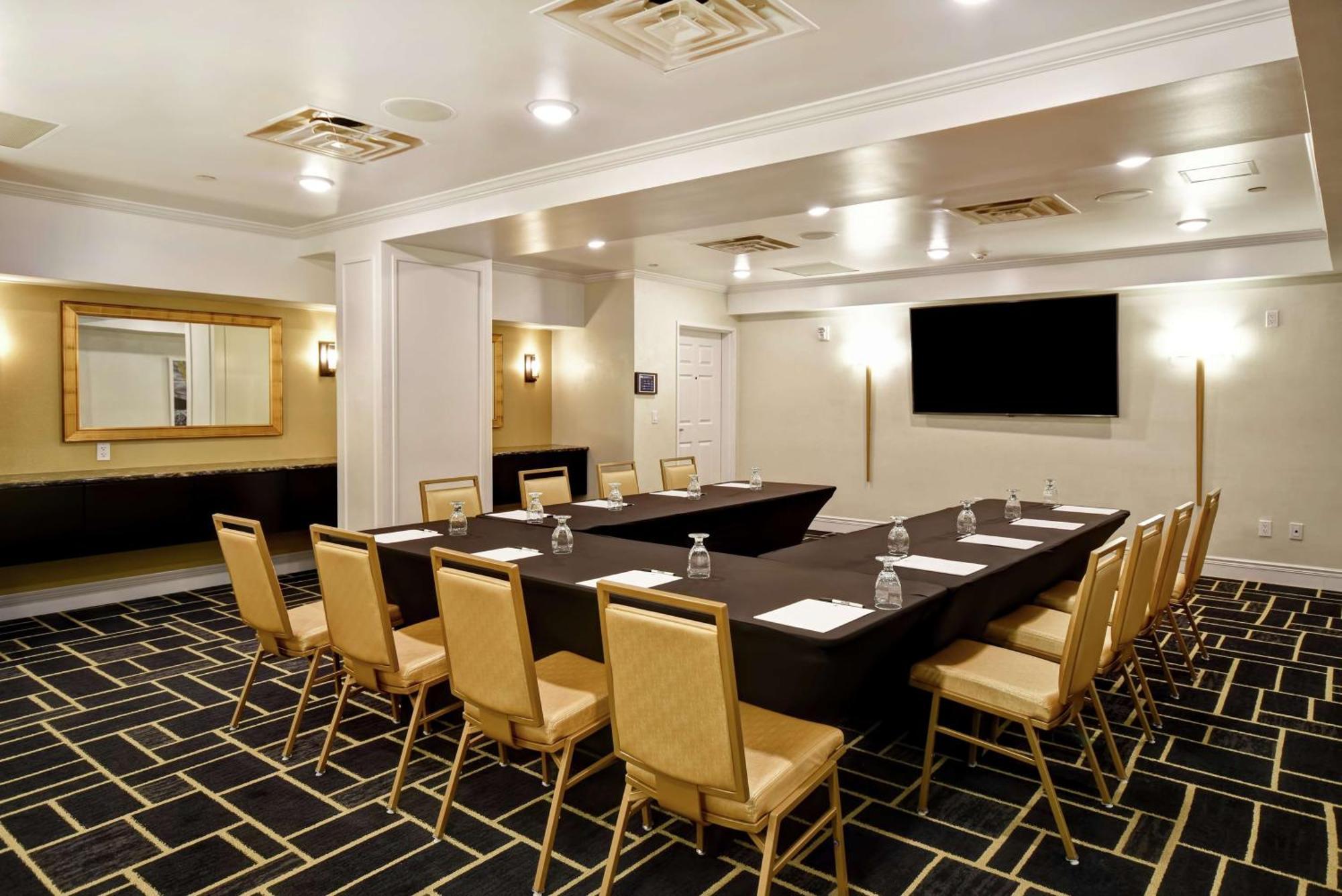 Doubletree By Hilton Deadwood At Cadillac Jack'S Екстер'єр фото