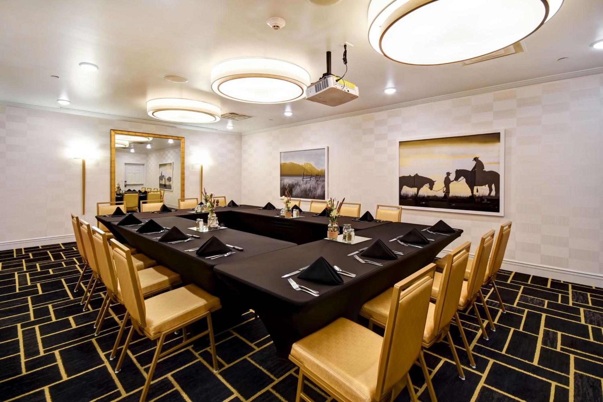 Doubletree By Hilton Deadwood At Cadillac Jack'S Екстер'єр фото