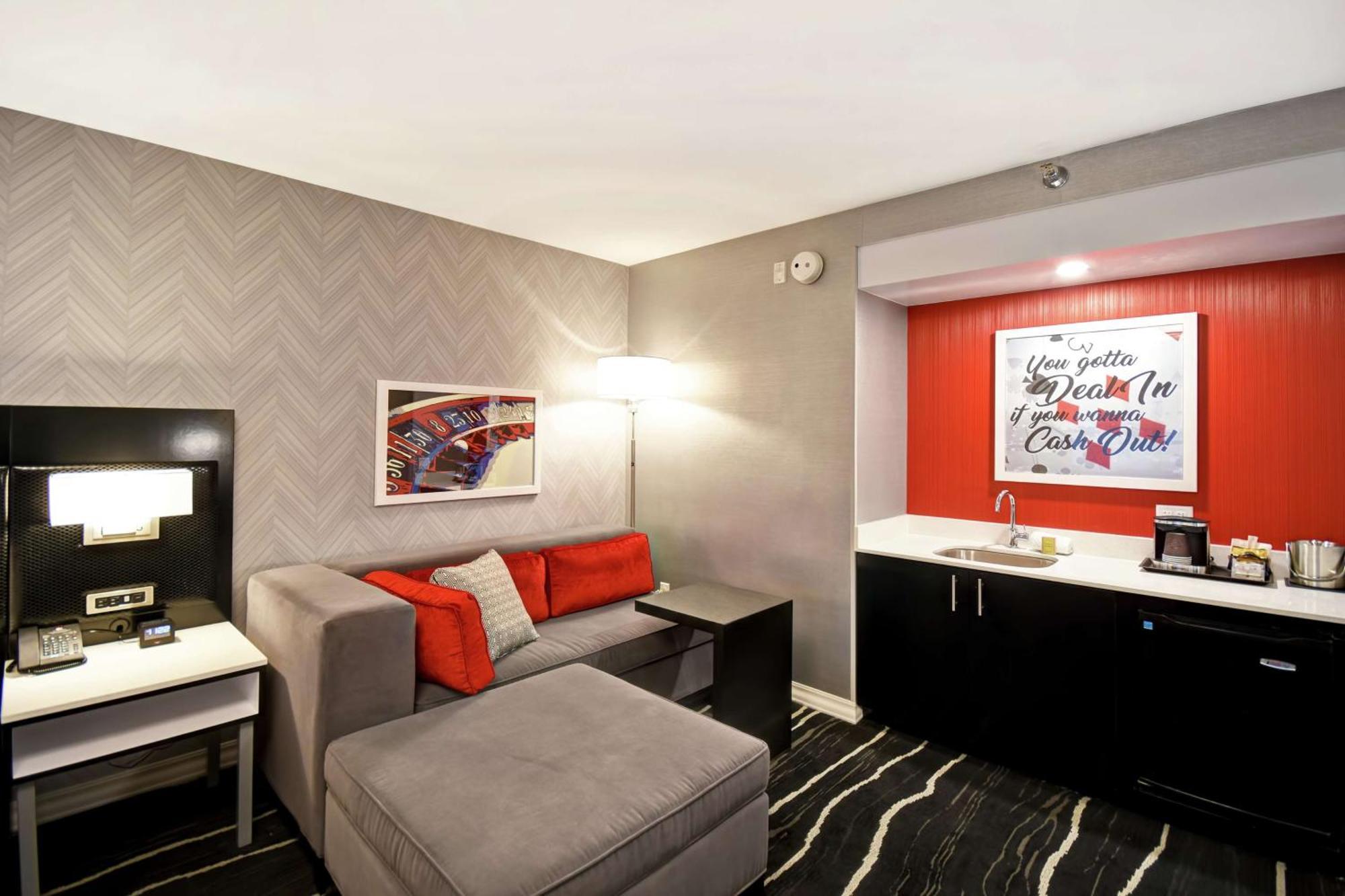 Doubletree By Hilton Deadwood At Cadillac Jack'S Екстер'єр фото