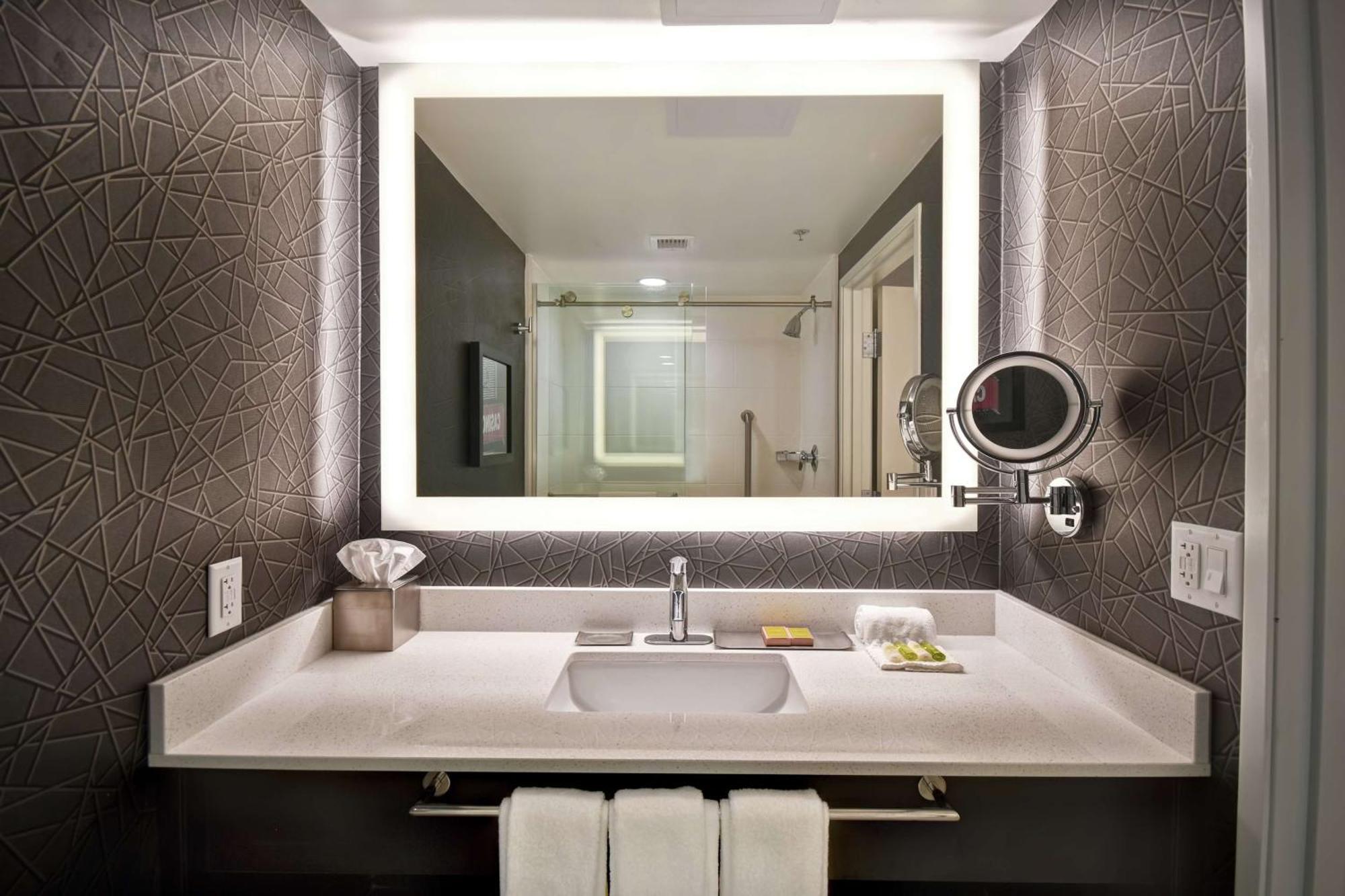 Doubletree By Hilton Deadwood At Cadillac Jack'S Екстер'єр фото