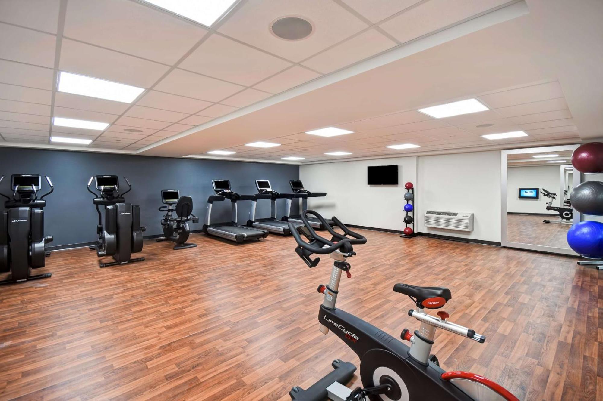 Doubletree By Hilton Deadwood At Cadillac Jack'S Екстер'єр фото