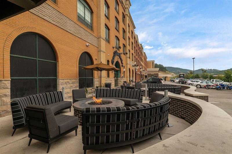 Doubletree By Hilton Deadwood At Cadillac Jack'S Екстер'єр фото